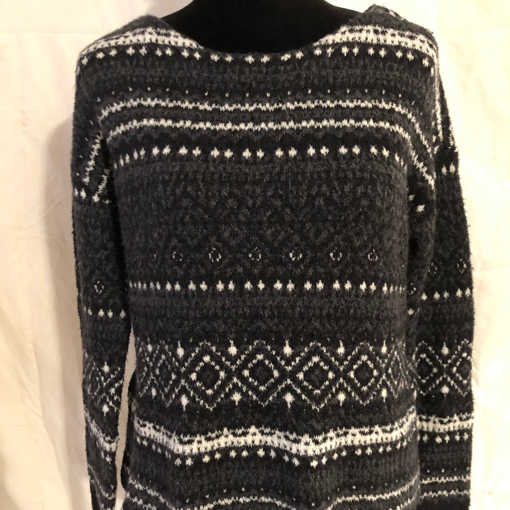 American Eagle Outfitters sweater